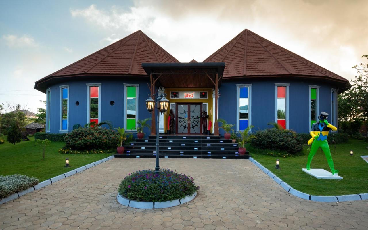 Fun Retreat Resort, Hotel And Ayurveda Spa Αρούσα Εξωτερικό φωτογραφία