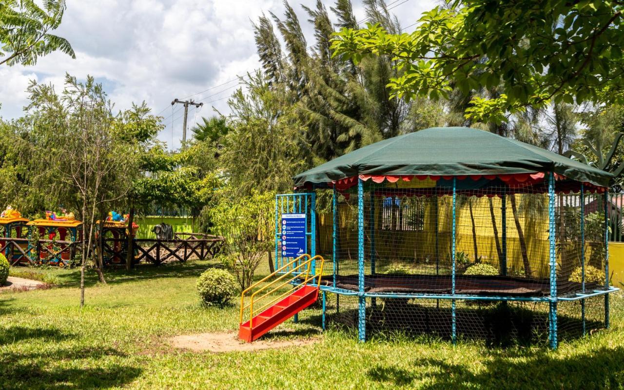 Fun Retreat Resort, Hotel And Ayurveda Spa Αρούσα Εξωτερικό φωτογραφία